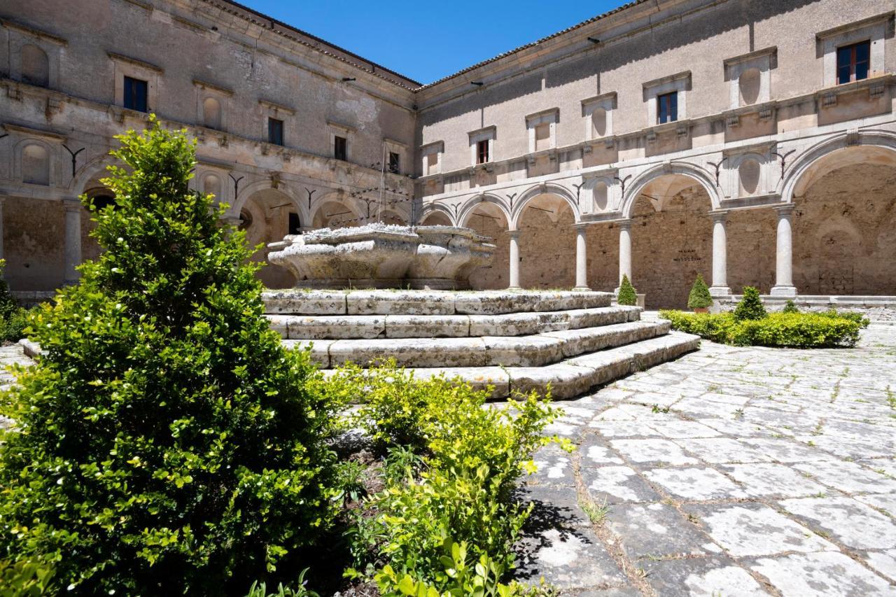 Abbazia Santa Maria Del Bosco Guest House Contessa Entellina Exterior photo