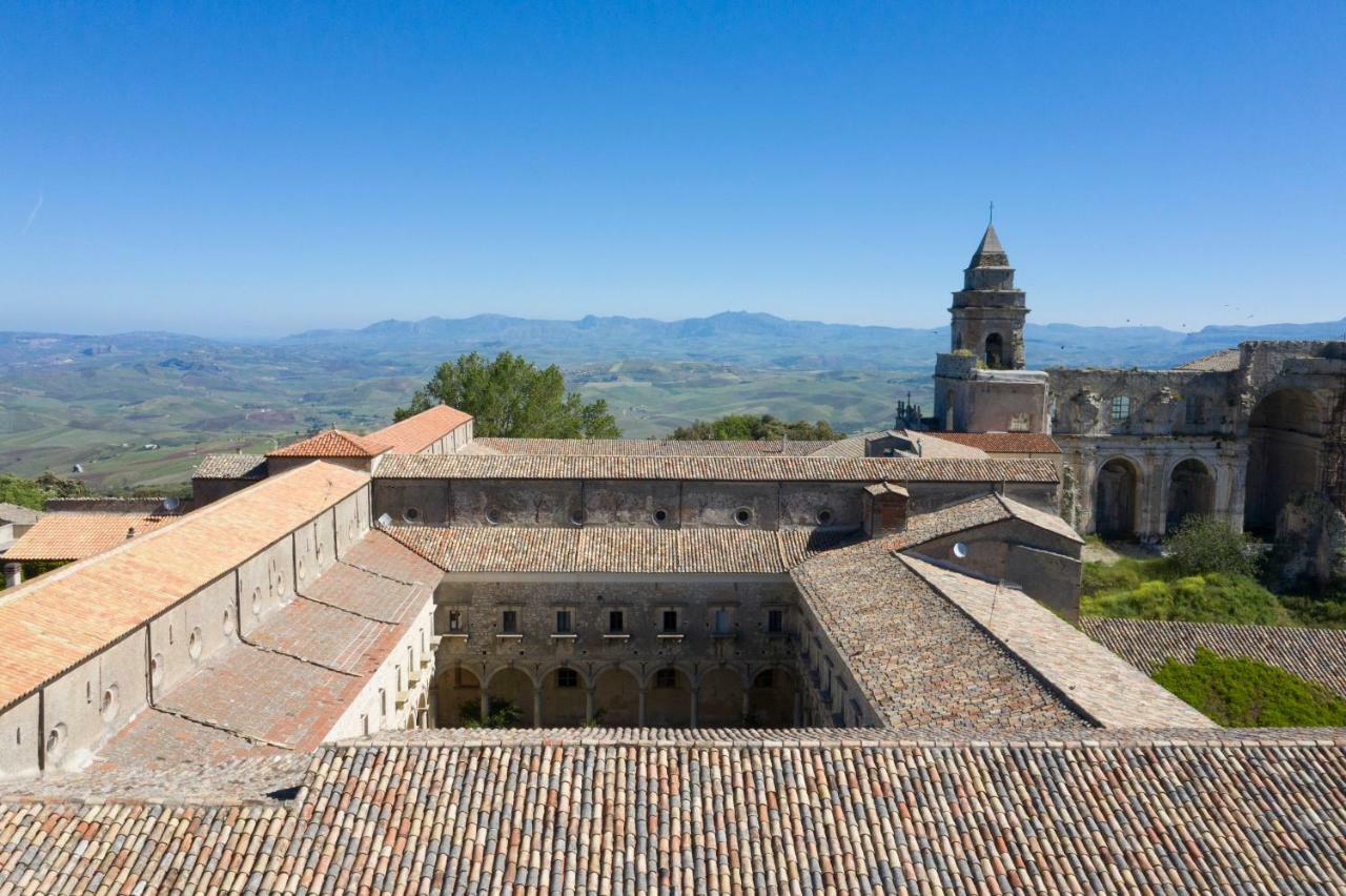 Abbazia Santa Maria Del Bosco Guest House Contessa Entellina Exterior photo